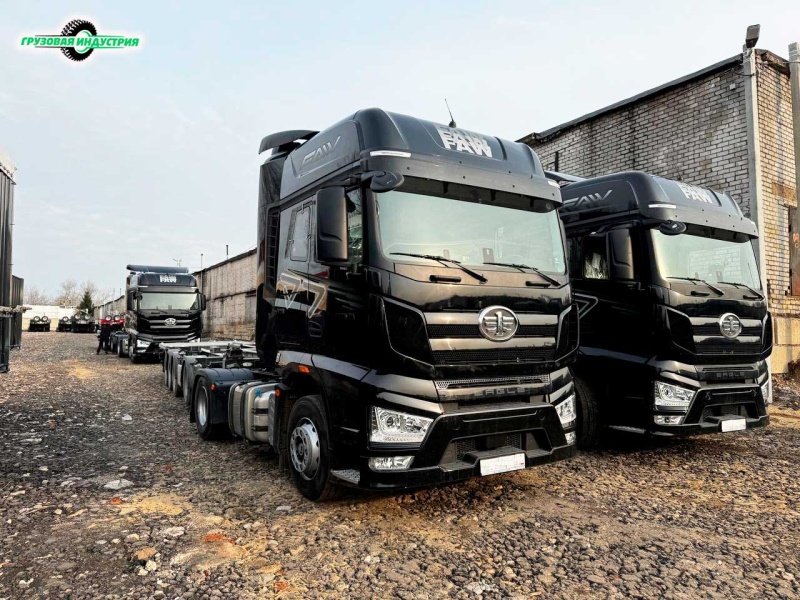 Отгрузка 5-ти универсальных полуприцепов контейнеровозов Тонар К4-U в Ярославскую область